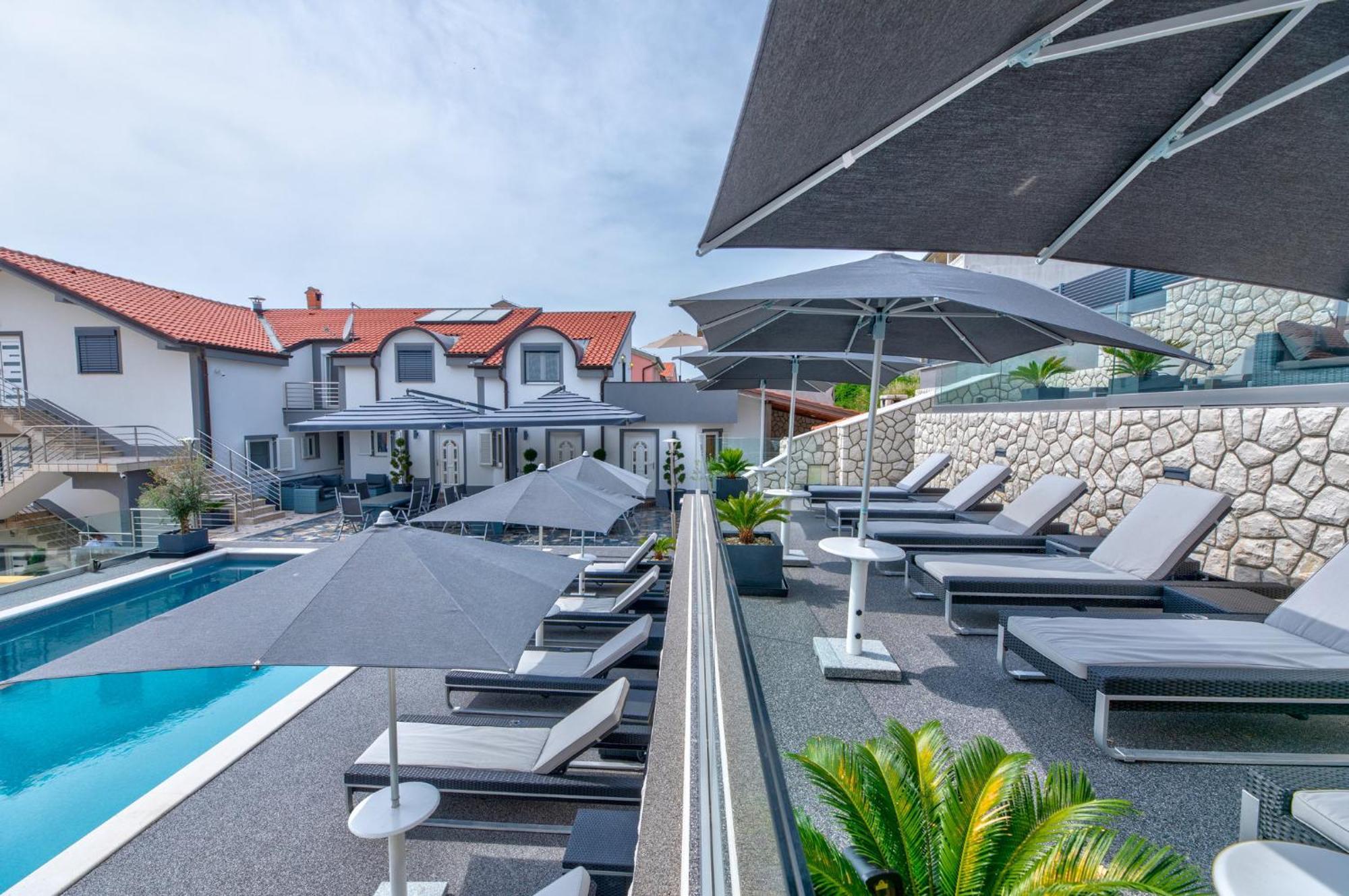 Villa Vivien Crikvenica Exterior photo